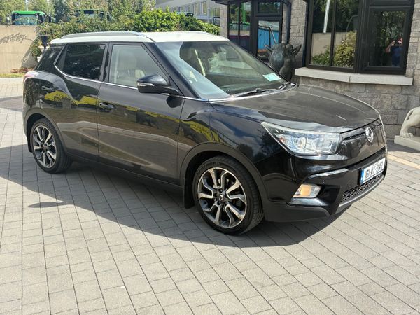 SsangYong Tivoli SUV, Diesel, 2016, Black