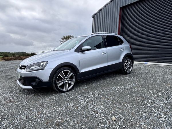 Volkswagen Polo Hatchback, Petrol, 2011, Silver