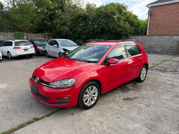 Volkswagen Golf Hatchback, Petrol, 2015, Red