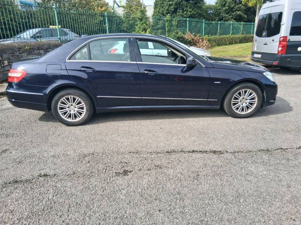 Mercedes-Benz E-Class Saloon, Diesel, 2010, Blue