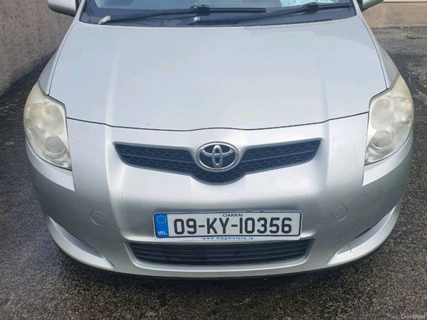 Toyota Auris Hatchback, Diesel, 2009, Silver