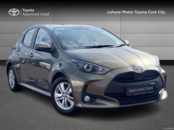 Toyota Yaris Hatchback, Petrol Hybrid, 2024, Bronze