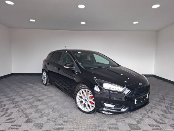 Ford Focus Hatchback, Diesel, 2017, Black