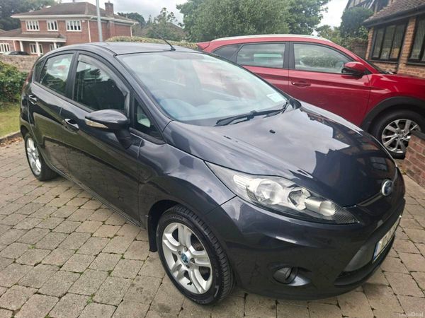 Ford Fiesta Hatchback, Petrol, 2010, Grey
