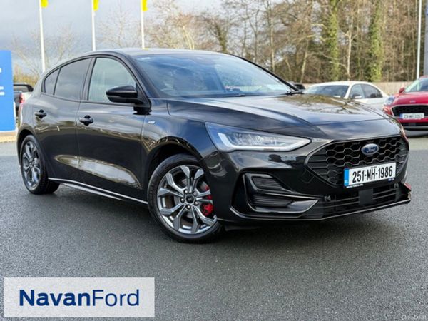 Ford Focus Hatchback, Petrol Hybrid, 2025, Black