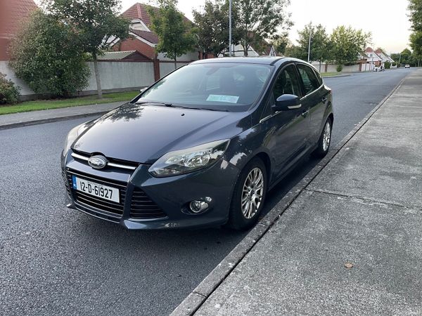 Ford Focus Hatchback, Petrol, 2012, Grey