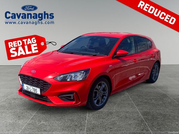 Ford Focus Hatchback, Diesel, 2021, Red
