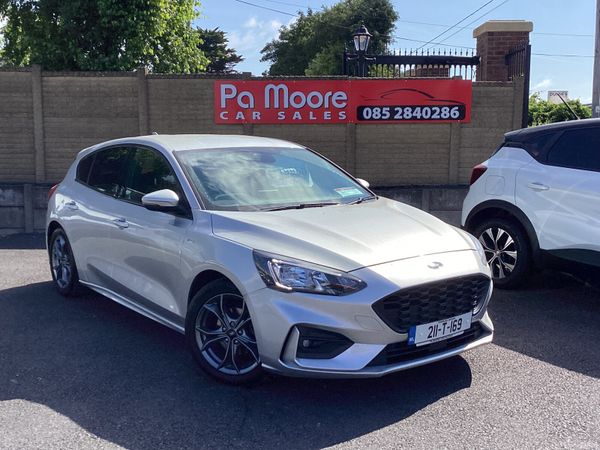Ford Focus Hatchback, Petrol Hybrid, 2021, Grey