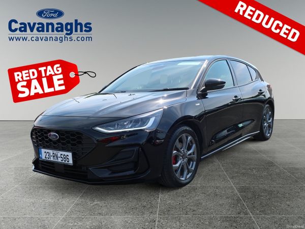 Ford Focus Hatchback, Petrol, 2023, Black