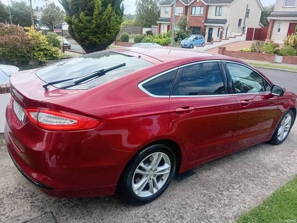 Ford Mondeo Hatchback, Diesel, 2015, Red