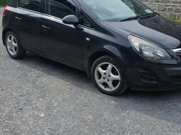 Opel Corsa Hatchback, Petrol, 2014, Black