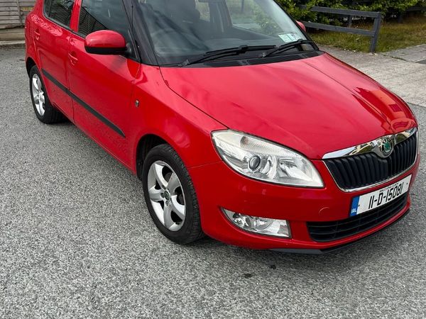 Skoda Fabia Hatchback, Petrol, 2011, Red