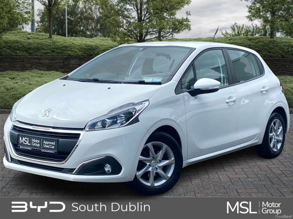 Peugeot 208 Hatchback, Petrol, 2019, White