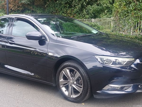 Opel Insignia Hatchback, Diesel, 2021, Blue