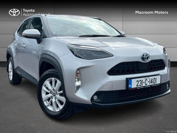 Toyota Yaris Cross Hatchback, Petrol Hybrid, 2023, Silver