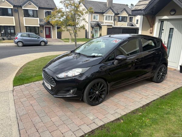 Ford Fiesta Hatchback, Petrol, 2014, Black