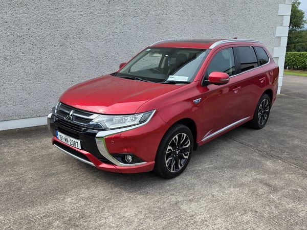 Mitsubishi Outlander SUV, Petrol Plug-in Hybrid, 2016, Red