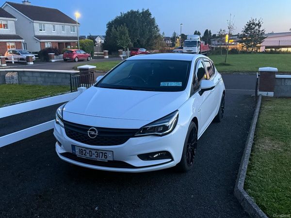 Opel Astra Hatchback, Petrol, 2018, White