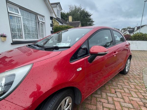 Kia Rio Hatchback, Petrol, 2012, Red