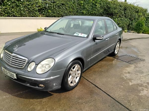 Mercedes-Benz E-Class Saloon, Petrol, 2005, Grey