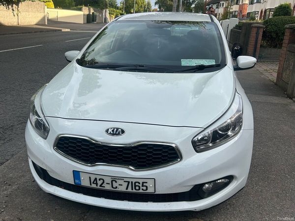 Kia Ceed Hatchback, Diesel, 2014, White