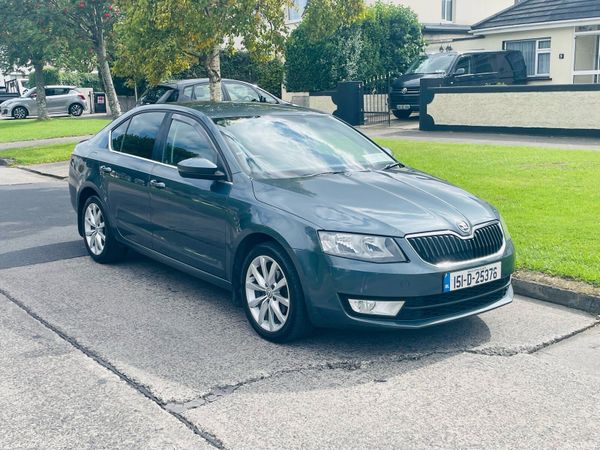 Skoda Octavia Saloon, Diesel, 2015, Grey