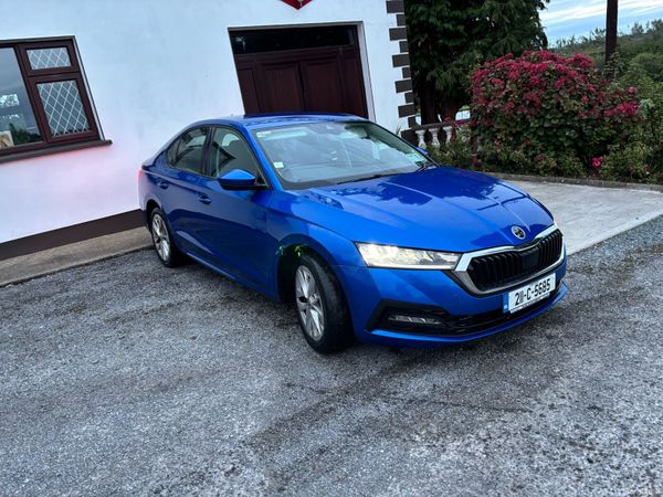Skoda Octavia Saloon, Diesel, 2021, Blue