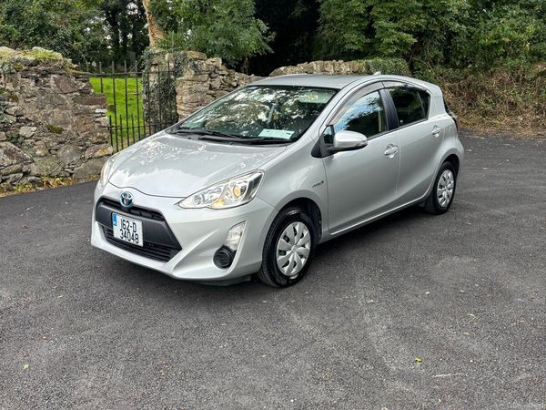 Toyota Aqua Hatchback, Petrol Hybrid, 2016, Silver