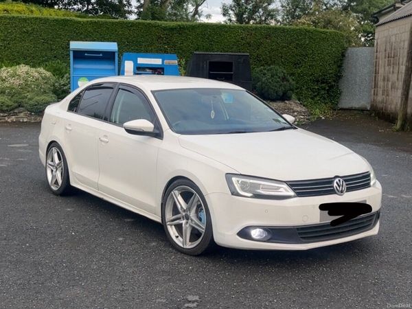 Volkswagen Jetta Saloon, Diesel, 2012, White