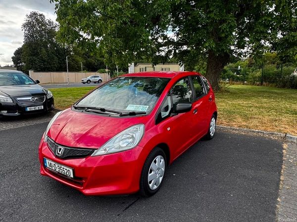 Honda Jazz Hatchback, Petrol, 2014, Red