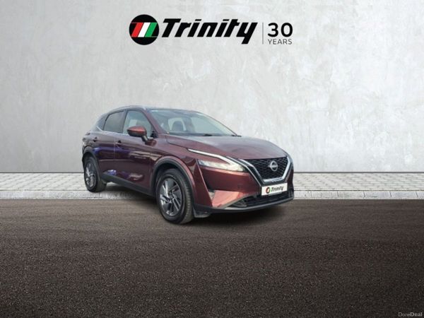 Nissan Qashqai MPV, Petrol, 2023, Red