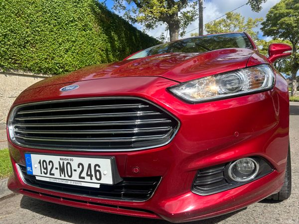 Ford Mondeo Hatchback, Diesel, 2019, Red