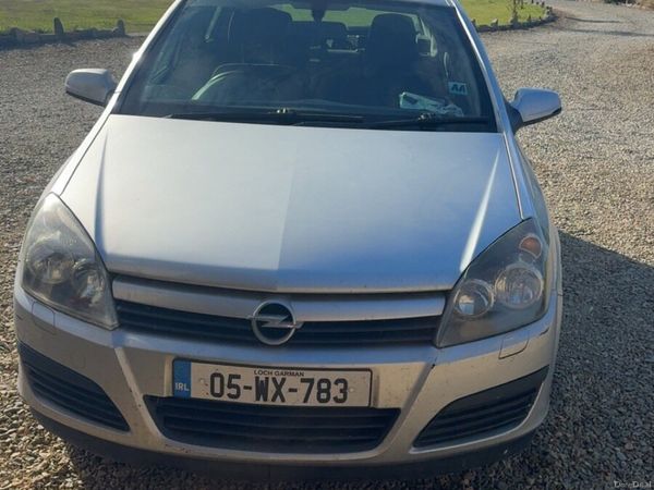 Opel Astra Hatchback, Petrol, 2005, Silver