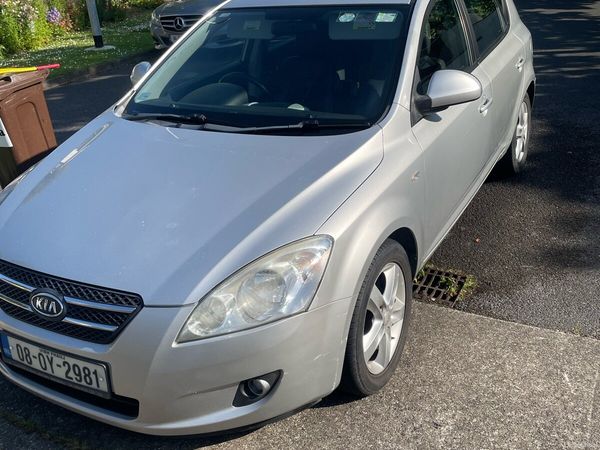 Kia Ceed Hatchback, Diesel, 2008, Silver