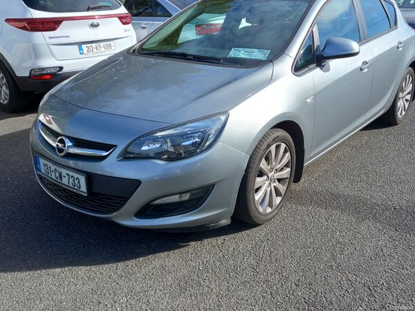 Opel Astra Hatchback, Diesel, 2013, Silver