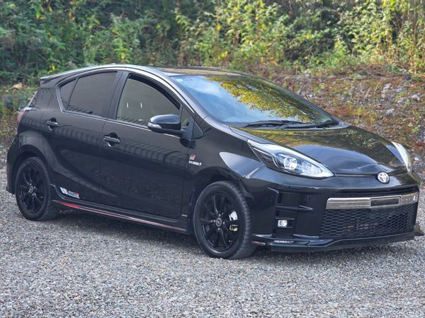 Toyota Aqua Hatchback, Petrol Hybrid, 2018, Black