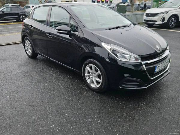 Peugeot 208 Hatchback, Petrol, 2017, Black