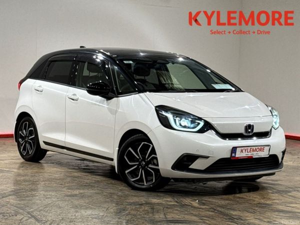 Honda Fit Hatchback, Petrol Hybrid, 2021, White
