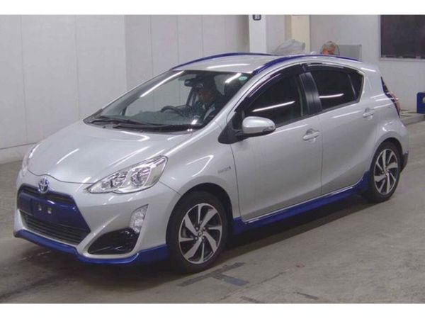 Toyota Aqua Hatchback, Petrol Hybrid, 2015, Silver