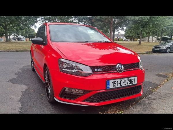 Volkswagen Polo Hatchback, Petrol, 2015, Red