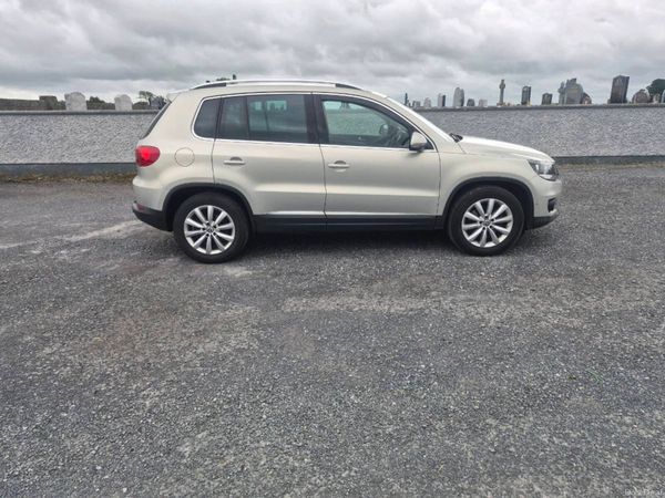 Volkswagen Tiguan SUV, Diesel, 2015, Silver