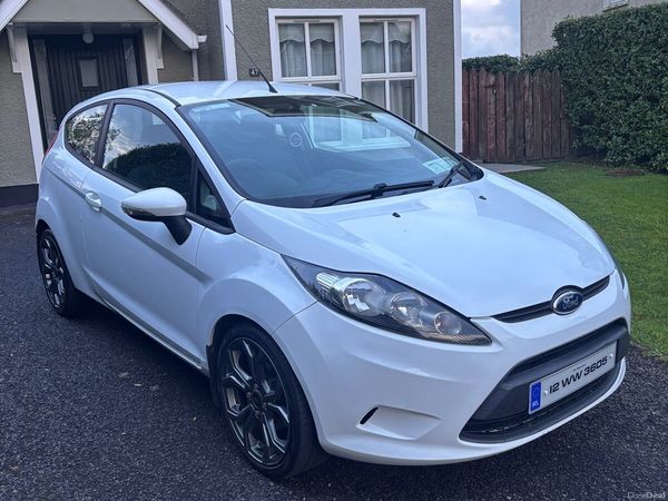 Ford Fiesta Hatchback, Petrol, 2012, White