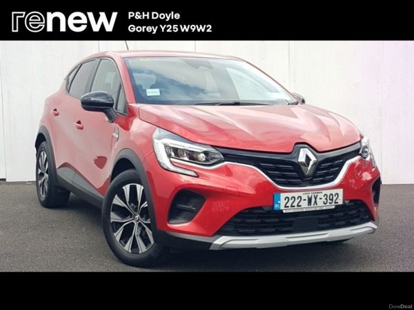 Renault Captur Hatchback, Petrol, 2022, Red
