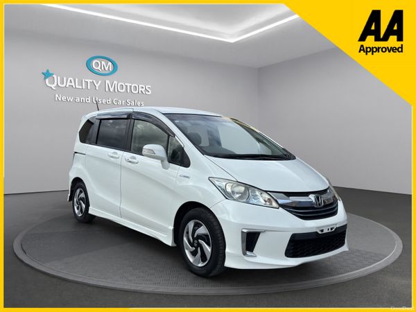 Honda Freed MPV, Petrol Hybrid, 2015, White