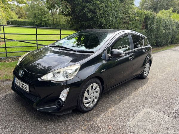 Toyota Aqua Hatchback, Petrol Hybrid, 2015, Black