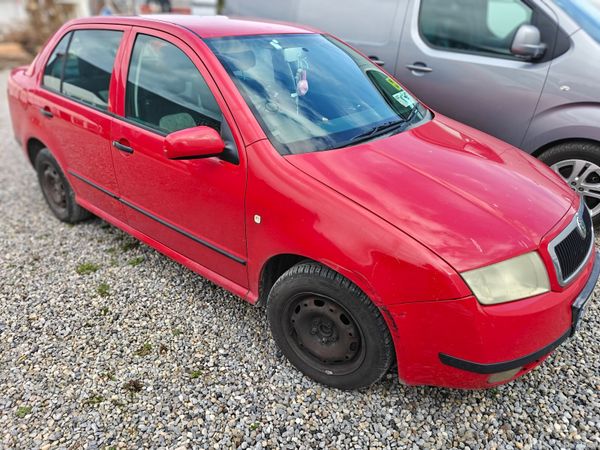 Skoda Fabia Saloon, Petrol, 2004, Red