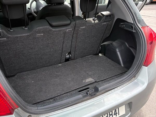 Toyota Yaris Hatchback, Petrol, 2008, Silver