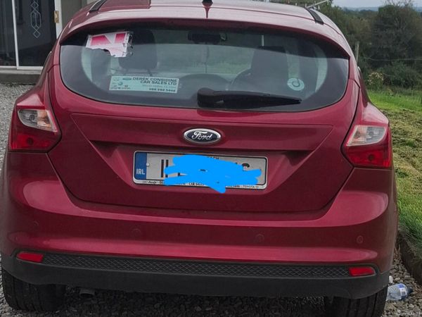 Ford Focus Hatchback, Diesel, 2011, Red