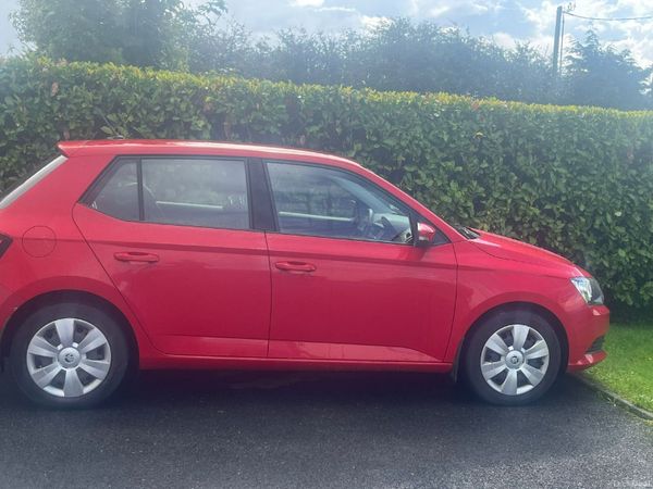 Skoda Fabia Hatchback, Petrol, 2016, Red