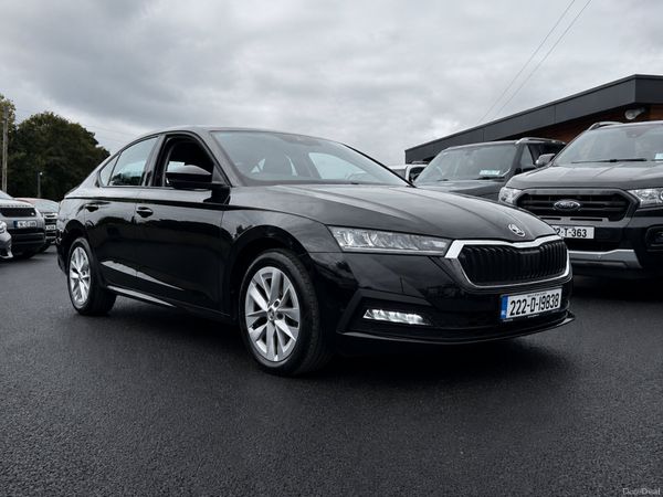 Skoda Octavia Saloon, Diesel, 2022, Black